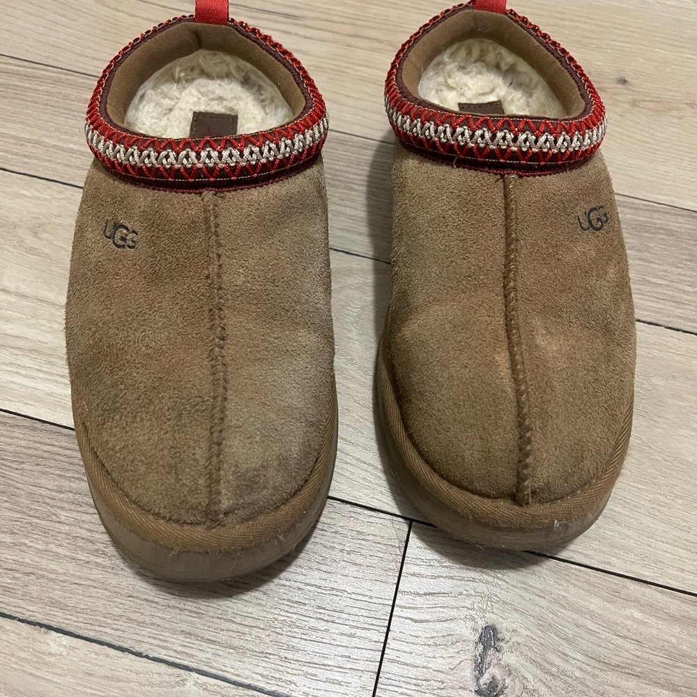 UGG Kids Tan and Red Slippers Size US4 EU 36